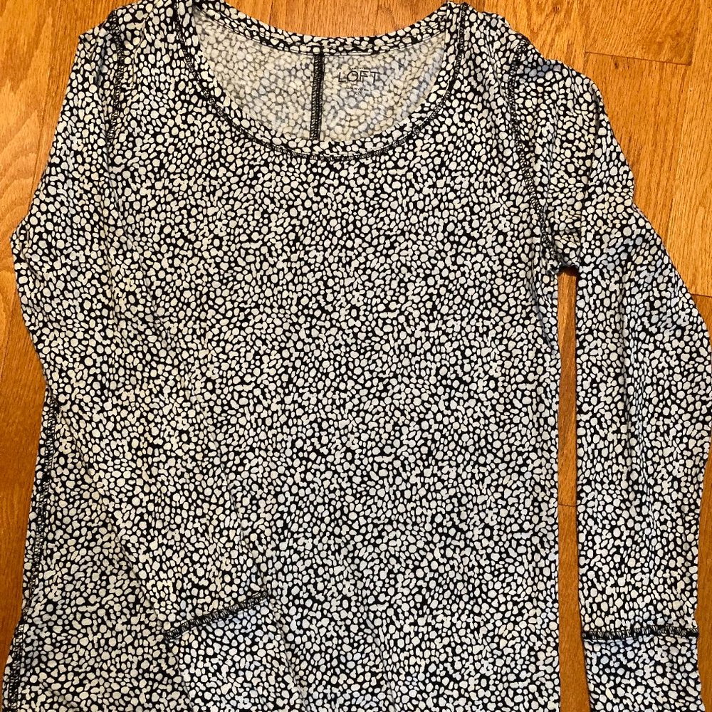 Loft spotted, black/white T, super soft